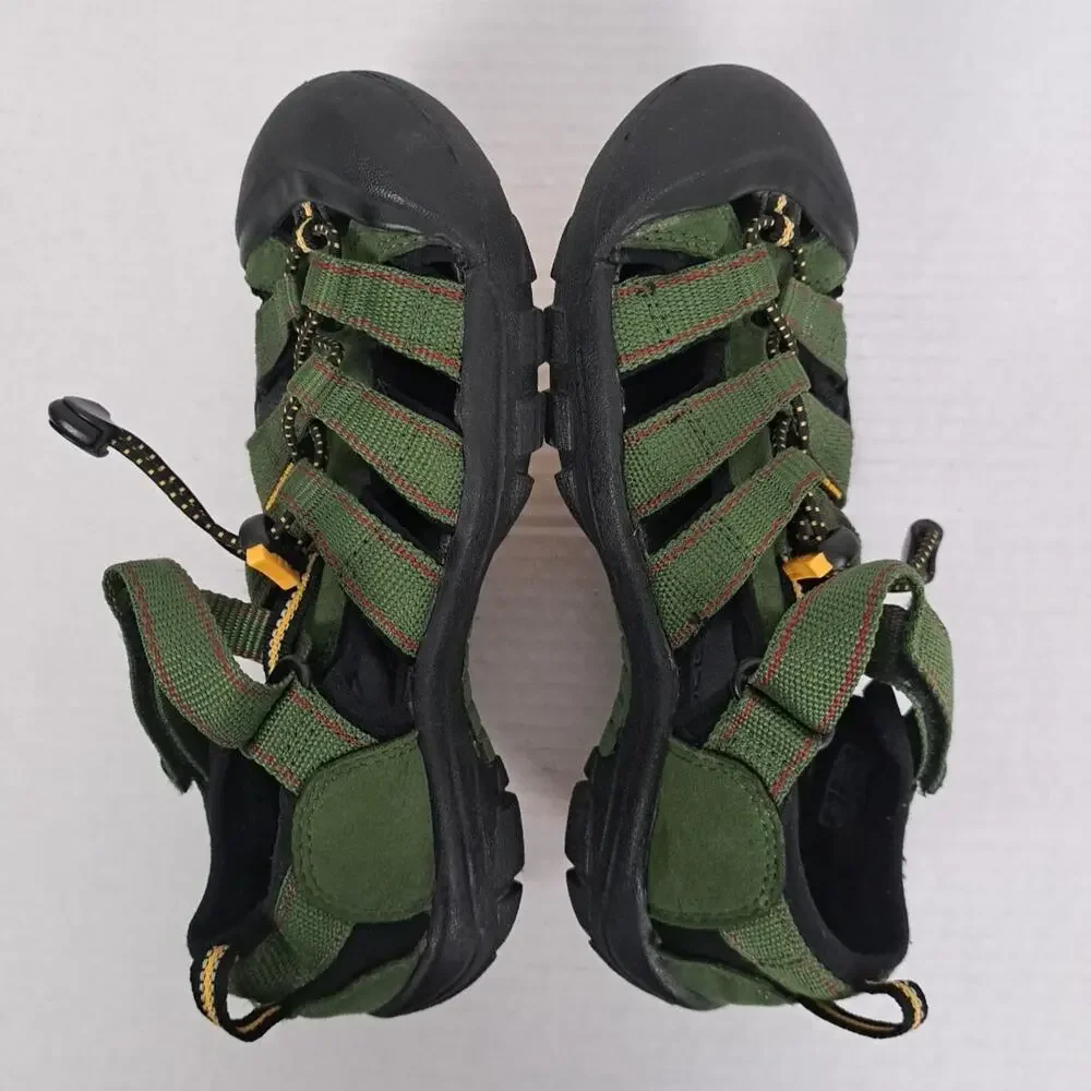 Keen Newport H2 Closed Toe Sandals Dark Green Waterproof Big Kids 4 Outdoor